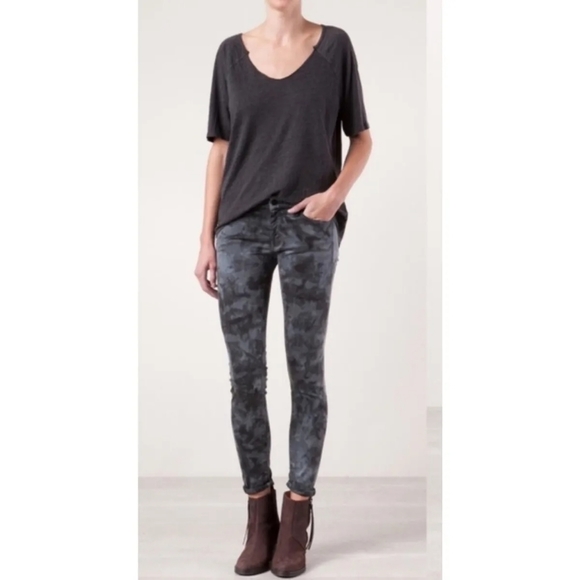 MOTHER Denim - NWT Mother the Looker Jeans Spontaneous Combustion Size 25